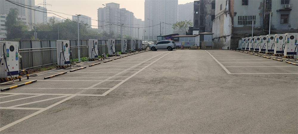 重庆-凤中路充电站