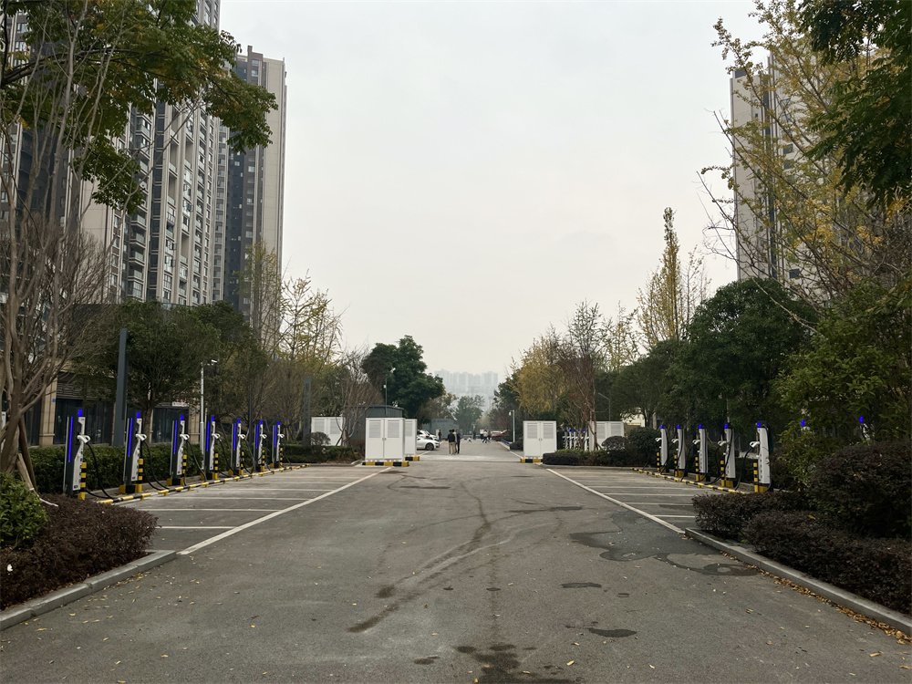 重庆-巴南区拉菲公馆充电站